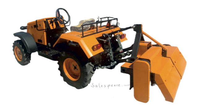ANKEBOOT compact tractor in outdoor field conditions